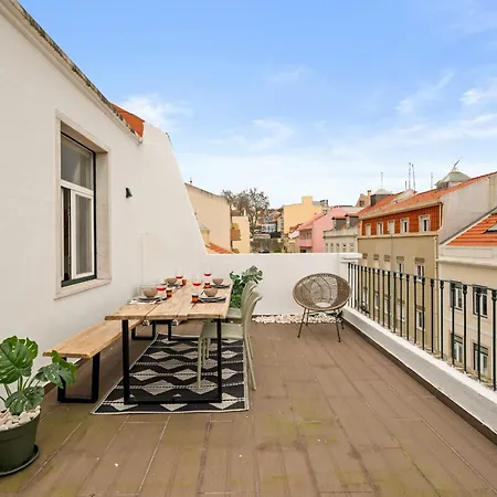 Bmyguest - River View Terrace Apartment